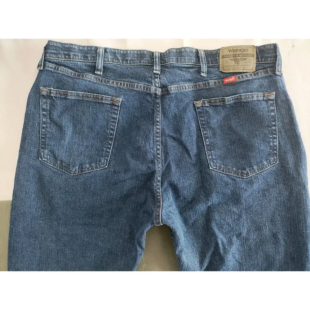 Wrangler Authentic Jeans Mens 38x29 Regular Fit Blue Dark Wash Denim